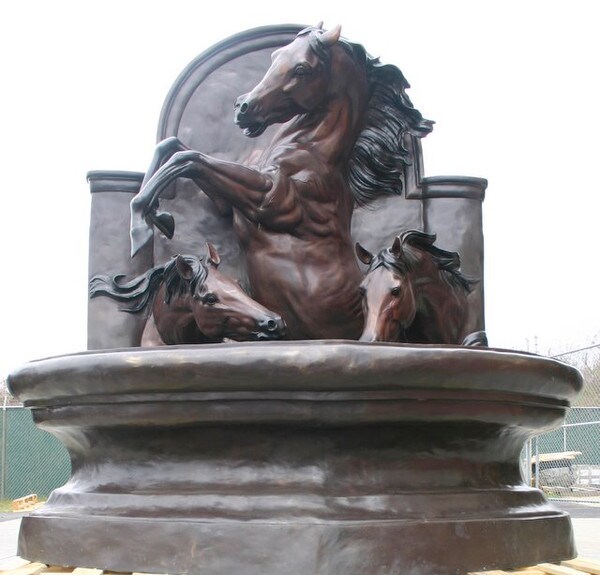 Estate sized three horse wall fountain - Huge Outdoor centerpiece